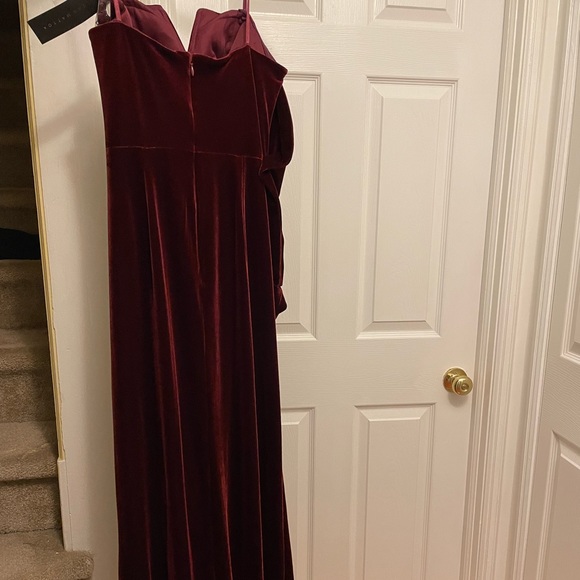 NWT AIDAN MATTOX Red Velvet Sweetheart Gown - Picture 2 of 6